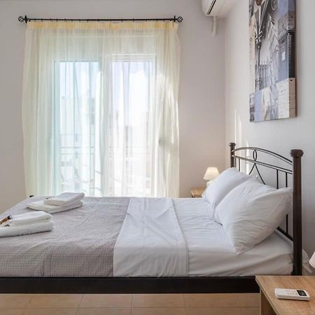 Comfy Central Square Gem With Balcony Apartment Kalamata Luaran gambar