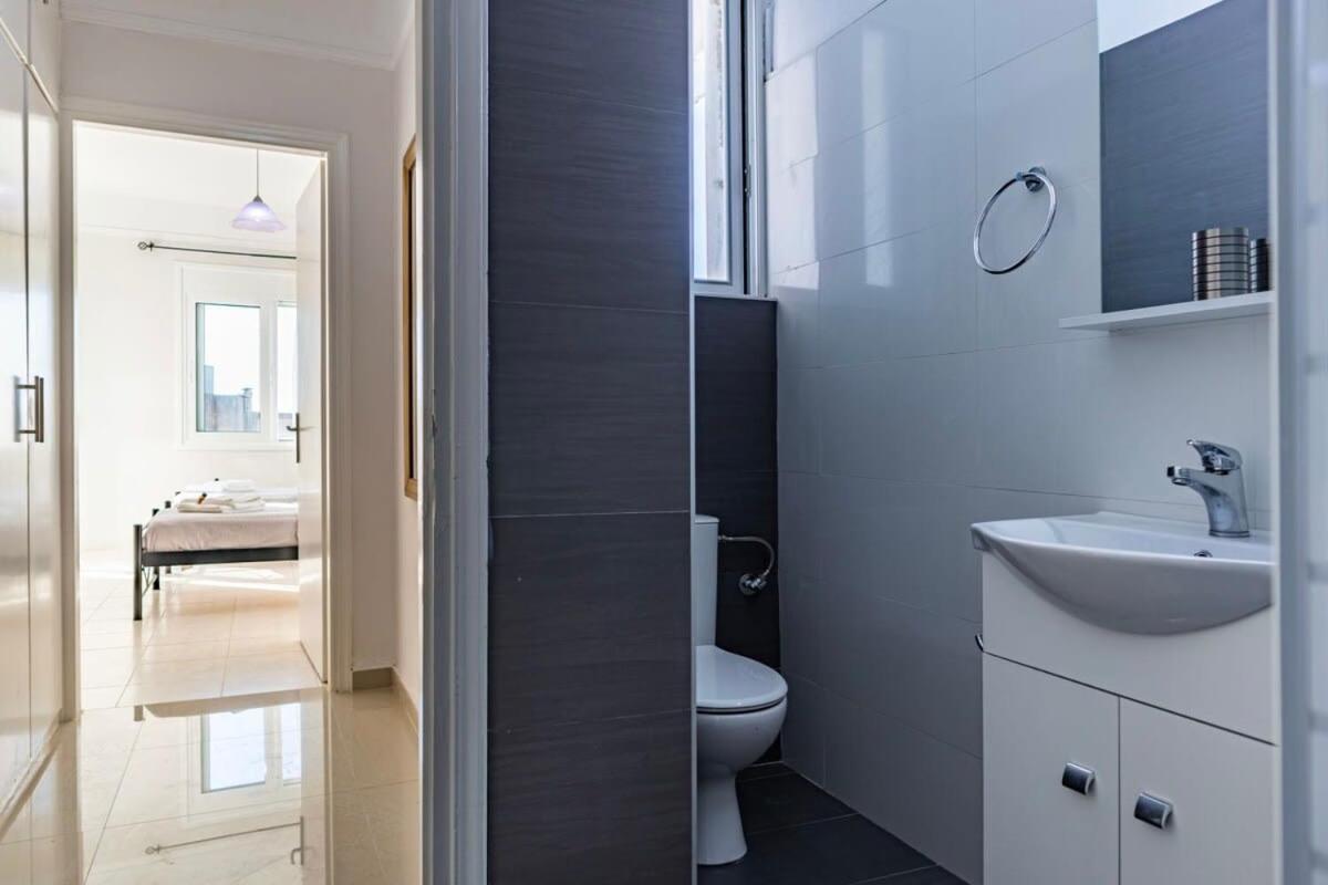 Comfy Central Square Gem With Balcony Apartment Kalamata Luaran gambar