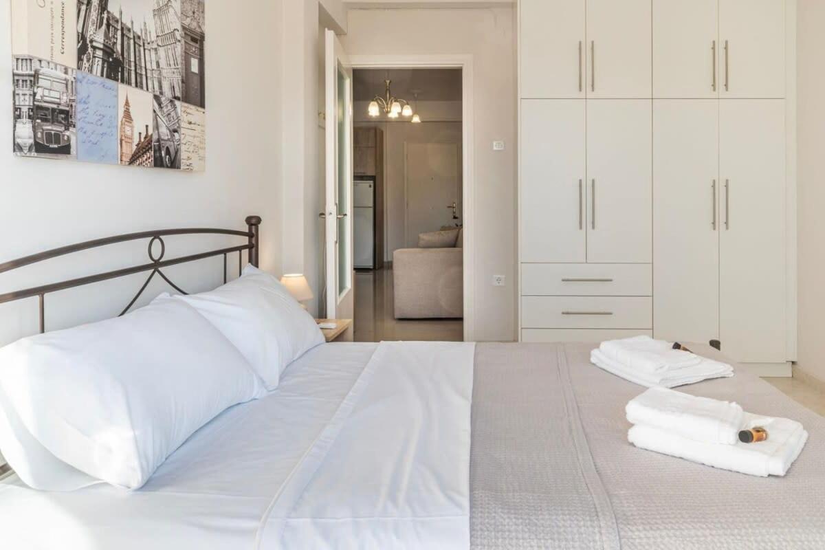 Comfy Central Square Gem With Balcony Apartment Kalamata Luaran gambar