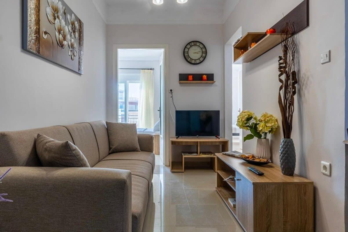 Comfy Central Square Gem With Balcony Apartment Kalamata Luaran gambar