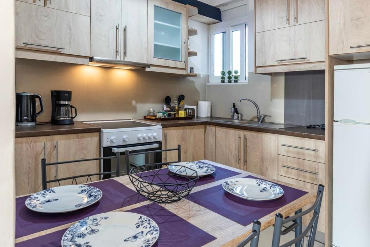 Comfy Central Square Gem With Balcony Apartment Kalamata Luaran gambar